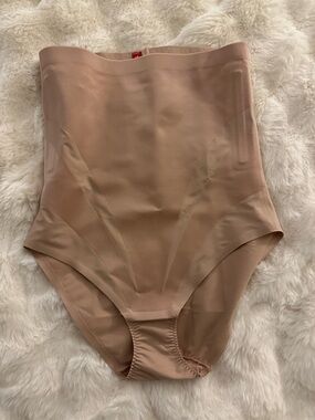 SPANX Seamless Nude Shaping high brief size M NEW No Tags